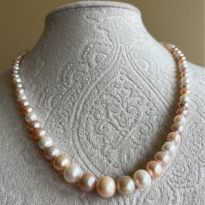 Valentine’s Day gift New handmade graduated genuine pearl string necklace